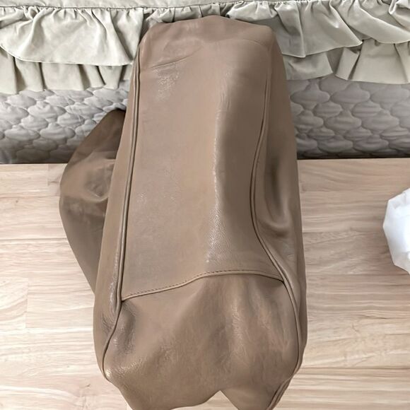 YSL -Yves Saint Laurent Roady Hobo Leather Shoulder Bag - Picture 6 of 9